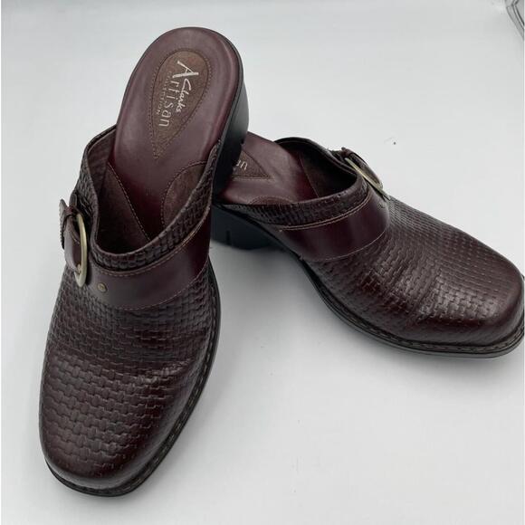 Clarks Artisan Collection Slip-on Mules Clogs 8.5 M Woven Dark Brown 2”Heel EUC - Picture 2 of 5